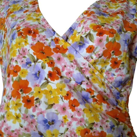 FOREVER 21 Women's Medium Floral Wrap Crop Top With Side Drawstring V-Neck - Picture 3 of 5